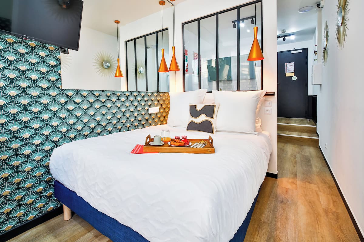 1 bedroom, in-room safe, iron/ironing board, free WiFi