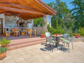 Outdoor dining - Vacation home Kos by Interhome (Labin)
