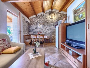 TV - Pinezici by Interhome (Pula/Marčana)