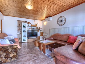 TV - Pinezici by Interhome (Pula/Marcana)