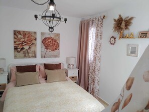 3 bedrooms, desk, iron/ironing board, travel crib - Casa Ideal Para Familias y Amigos. ¡cerca de Puntos Turísticos de más Interés! (CN)