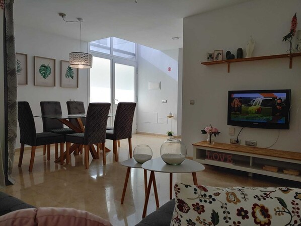 TV - Casa Ideal Para Familias y Amigos. ¡cerca de Puntos Turísticos de más Interés! (CN)