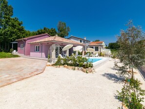 A heated pool - Vacation home Mario by Interhome (Svetvinčenat)
