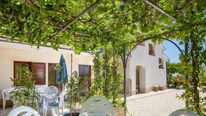 Outdoor dining - Apartment Jukić by Interhome (Poreč/Kaštelir)