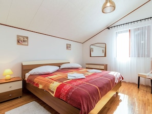 4 camere, ferro/asse da stiro, Wi-Fi