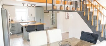 Ideal for 1 or 2 families 3min to the ferry Well-equipped house Parking + Garden