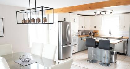 Ideal for 1 or 2 families 3min to the ferry Well-equipped house Parking + Garden