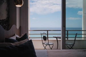 Superior Double, Sea View | Minibar, in-room safe, blackout drapes, soundproofing