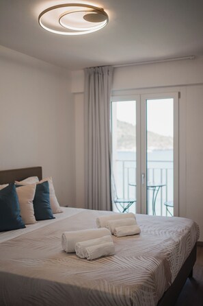 Dobbeltrom – panorama | Minibar, safe på rommet, blendingsgardiner og lydisolert