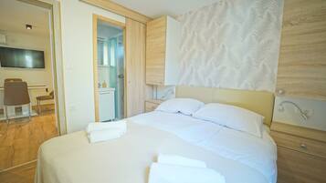 2 bedrooms, WiFi, bed sheets