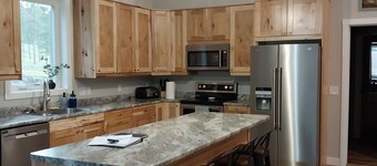 New spacious beautiful Home in enchanting Hill City!