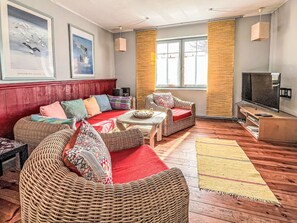 Télévision, cheminée