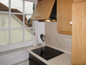 Geladeira, micro-ondas, fogão, lava-louças