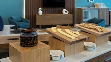 Free daily continental breakfast
