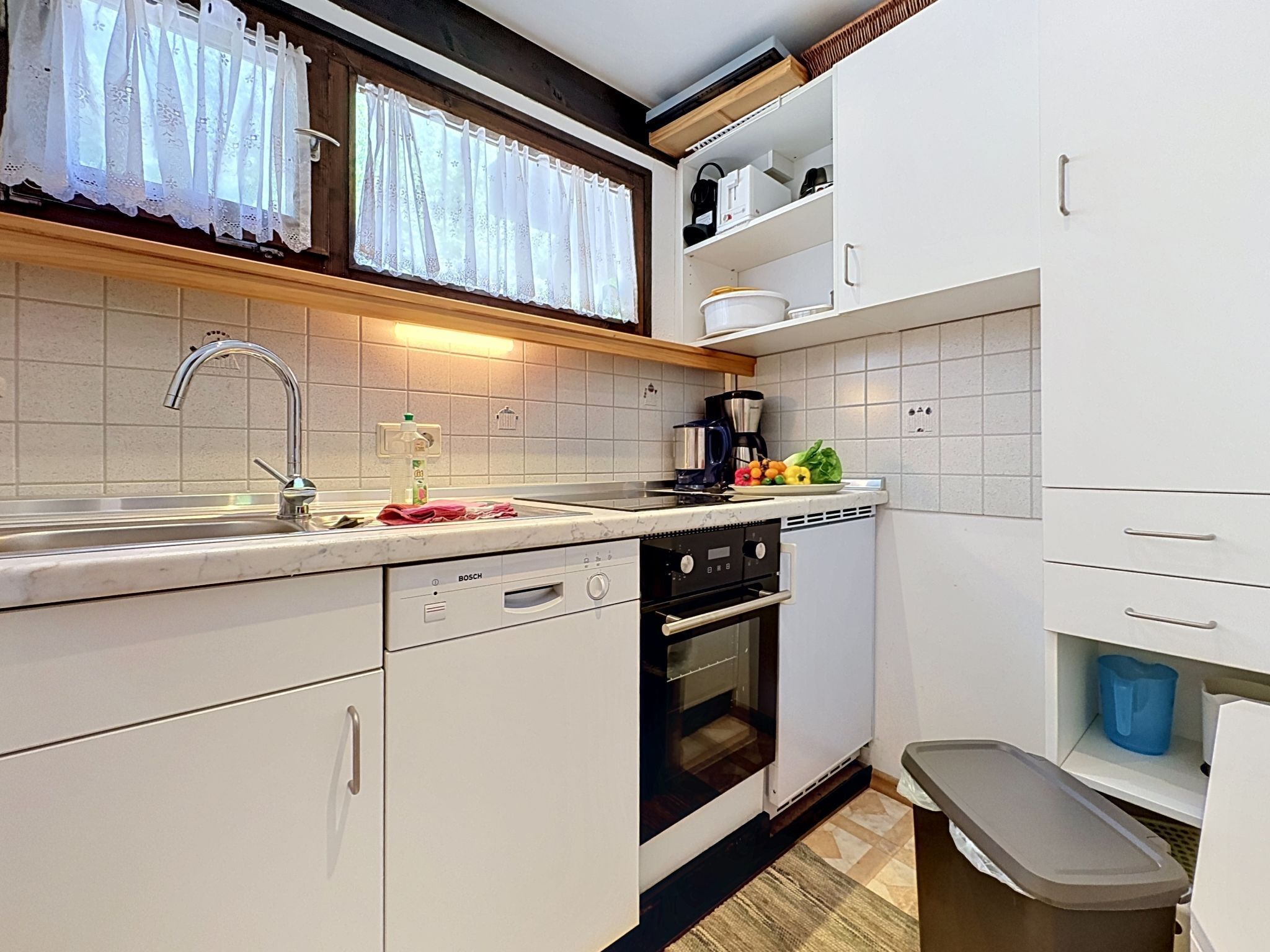 Kühlschrank, Ofen, Geschirrspüler, Toaster