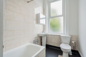 Apartamento | Banheiro | Chuveiro, toalhas de banho