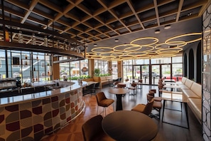 Bar (on property) - Aiden By Best Western Georgetown Guyana (Georgetown)