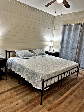 2 bedrooms, free WiFi, bed sheets - Panacea Treehouse⭐️  Quiet Winter Retreat! (Panacea)