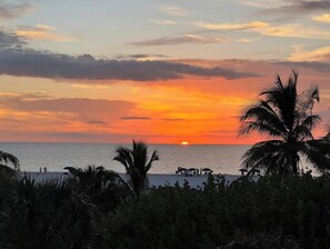 Liegestühle, Strandtücher