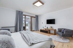 4 chambres, fer et planche à repasser, Wi-Fi, draps fournis