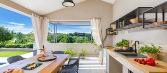 Villa Rotonda - Beautiful modern built villa with large privat pool, perfectly located for exploring Istria