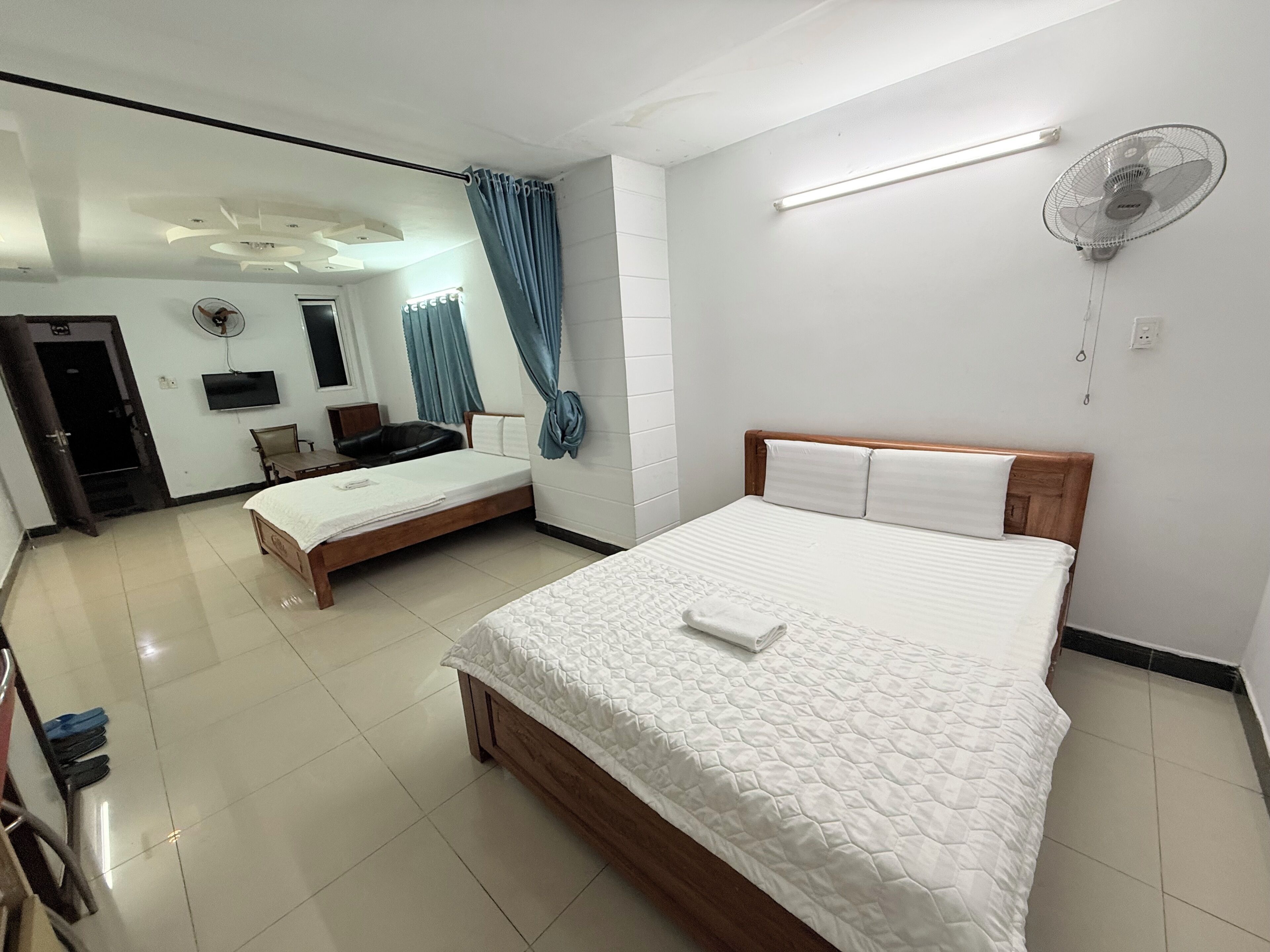 Family Double Room, Refrigerator | Iron/ironing board, free WiFi