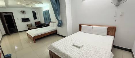 Family Double Room, Refrigerator | Iron/ironing board, free WiFi