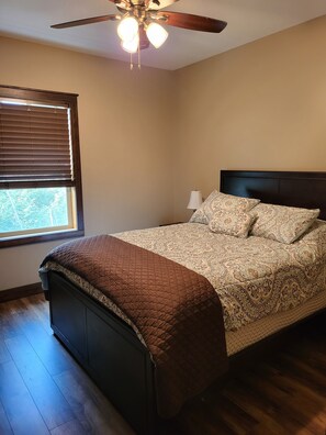 2 makuuhuonetta, Wi-Fi, vuodevaatteet