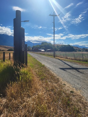 Property grounds - Creek cabin (eureka)