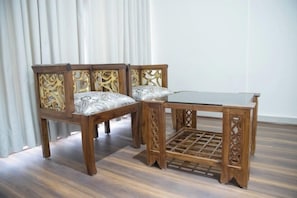 In-room safe, blackout curtains, iron/ironing board, free WiFi - The Retreat Resort (New Delhi)