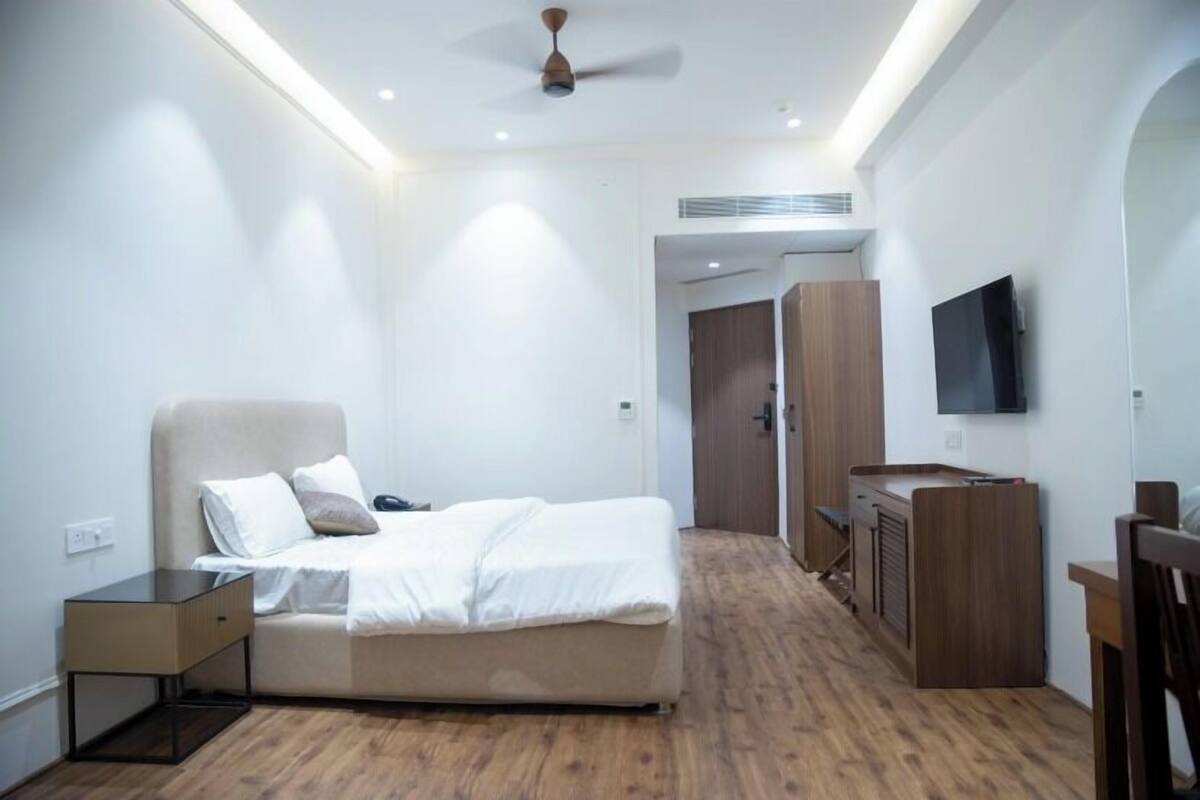Double Room, Garden View | In-room safe, blackout drapes, iron/ironing board (on request)
