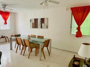 Dining - Standard Quadruple Room (Punta Sam)