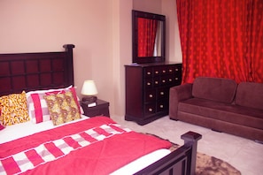 Single Room, City View | Desk, laptop workspace, free WiFi