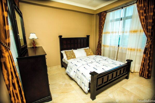 Single Room, City View | Desk, laptop workspace, free WiFi