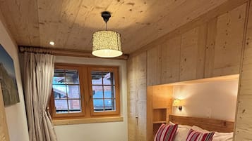 2 dormitoris, planxa i posts de planxar, wifi gratuïta i roba de llit