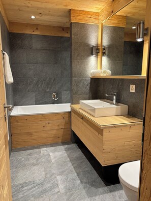 Douche, serviettes fournies