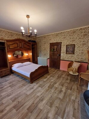 2 bedrooms, WiFi, bed sheets