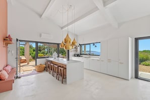 Interior - Air-conditioned villa, superb sea and island views, 4 bedrooms, small pool (Hyères)