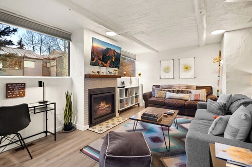 Alpine Escape: Fire+Tub+Terrace