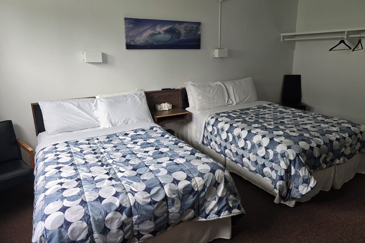 ห้องทวิน | โต๊ะทำงาน, พื้นที่ทำงานแบบใช้แล็ปท็อป, Wi-Fi ฟรี