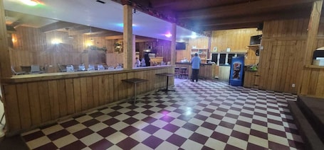 Sports bar. Melita Inn Motor Hotel