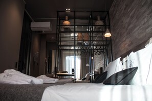 Phòng đôi hoặc 2 giường đơn Tiêu chuẩn | Két bảo mật tại phòng, màn/rèm cản sáng, phòng cách âm 