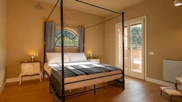 Schreibtisch, BĂŒgeleisen/BĂŒgelbrett, kostenloses WLAN