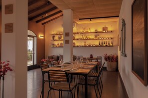 Serviço de café da manhã, culinária italiana, vistas para o jardim