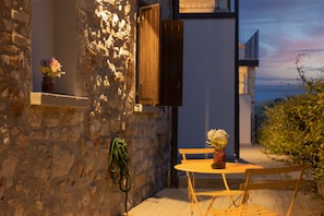 Quarto casal luxo, 1 cama Queen, vista para a colina, na torre | Terraço/pátio