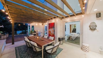 Luxury Villa, Multiple Beds, Pool Access, Pool View (Casa Azul) | Dining