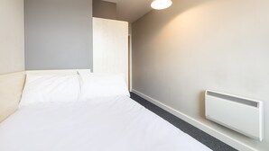 Room - Host & Stay Central Quay (Sheffield)
