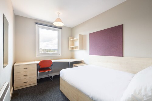Host & Stay Central Quay