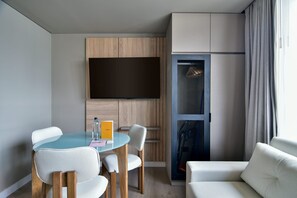 Apartment | 2 bedrooms - w Prestigious 2BR w/ Radiant Deco in Unicentro (Bogotá)