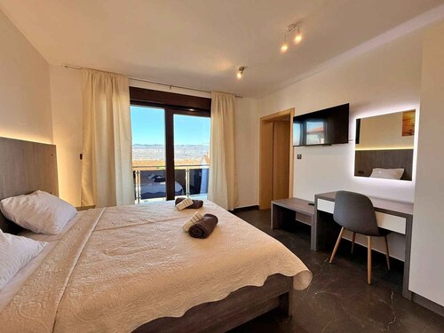 Holiday home with swimming pool and panoramic view
